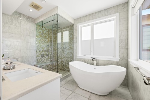 3253 21St Avenue W, Vancouver, BC 