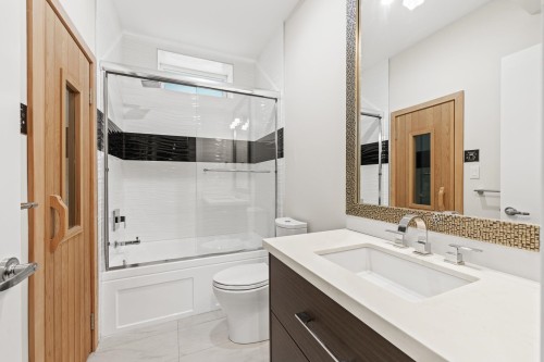 3253 21St Avenue W, Vancouver, BC 