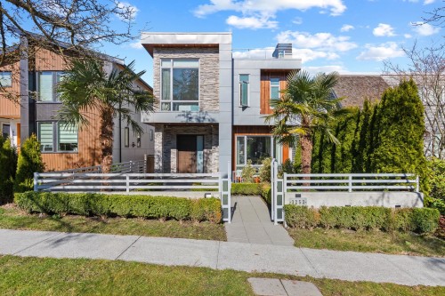 3253 21St Avenue W, Vancouver, BC 