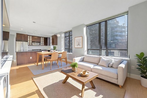 312-170 1st Street W North Vancouver, BC V7M 3P2