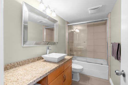 999 20Th Avenue W, Vancouver, BC 