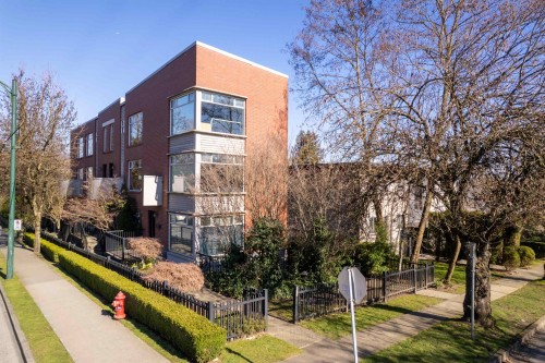 999 20Th Avenue W, Vancouver, BC 