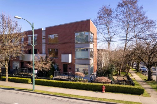 999 20Th Avenue W, Vancouver, BC 