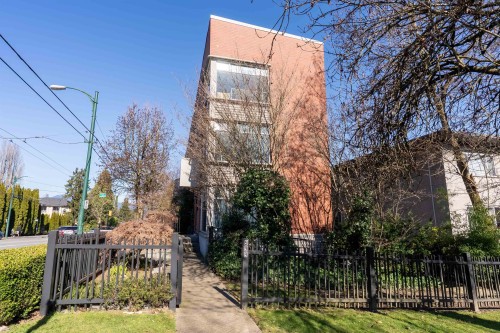 999 20Th Avenue W, Vancouver, BC 