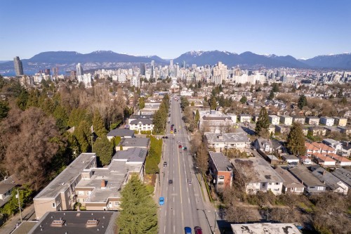 999 20Th Avenue W, Vancouver, BC 