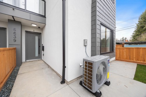 1-6639 Acacia Avenue, Burnaby, BC 