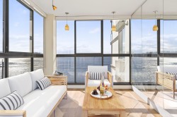 203-2090 Argyle Avenue  West Vancouver, BC V7V 4R4