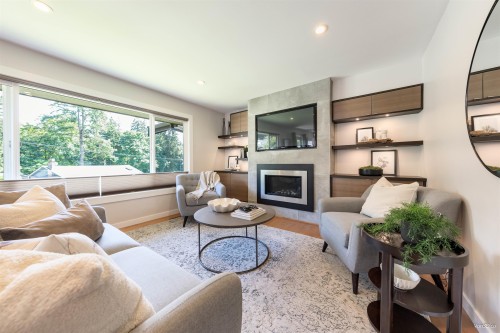 949 Hartford Place, North Vancouver, BC 