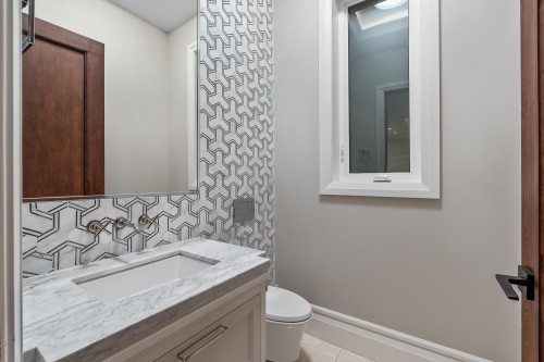 3708 35Th Avenue W, Vancouver, BC 