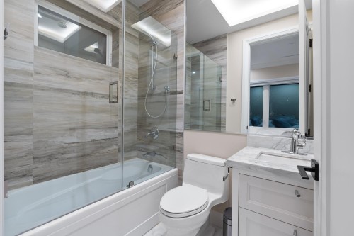 3708 35Th Avenue W, Vancouver, BC 