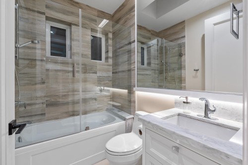 3708 35Th Avenue W, Vancouver, BC 