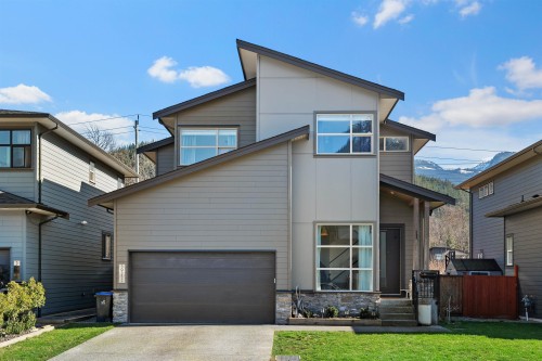 39212 Cardinal Drive  Squamish, BC V8B 0V3