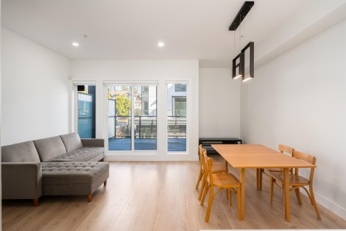 210-7131 17Th Avenue, Burnaby, BC 