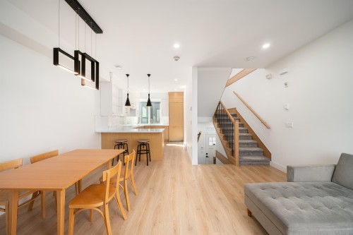 210-7131 17Th Avenue, Burnaby, BC 