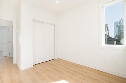 210-7131 17Th Avenue, Burnaby, BC 