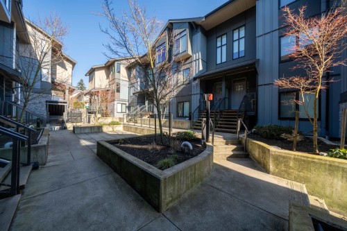 210-7131 17Th Avenue, Burnaby, BC 