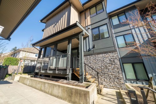 210-7131 17Th Avenue, Burnaby, BC 