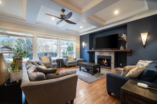 1031 Jay Crescent, Squamish, BC 