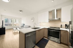 412-611 Regan Avenue  Coquitlam, BC V3J 0E5