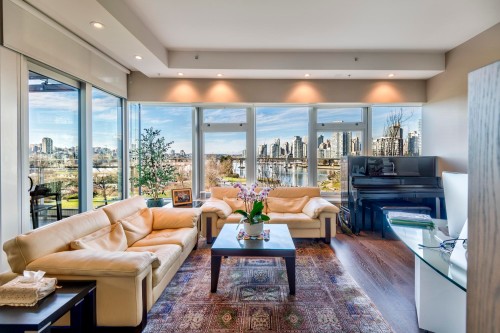 504-181 Athletes Way, Vancouver, BC 