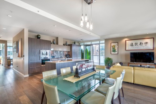 504-181 Athletes Way, Vancouver, BC 