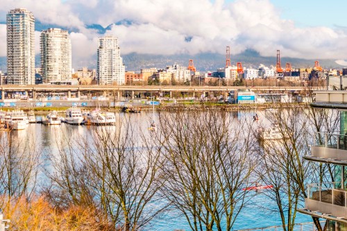 504-181 Athletes Way, Vancouver, BC 