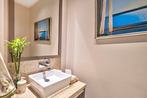 504-181 Athletes Way, Vancouver, BC 