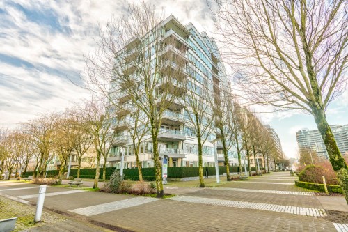 504-181 Athletes Way, Vancouver, BC 