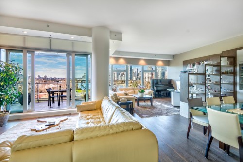 504-181 Athletes Way, Vancouver, BC 