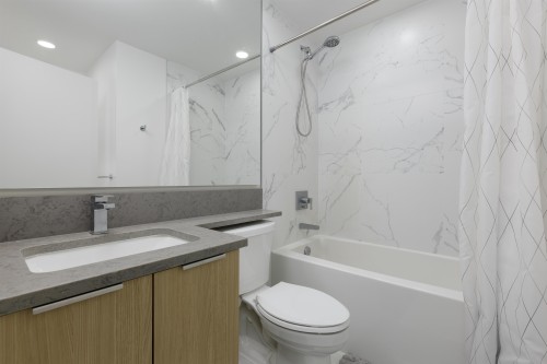 301-7788 18Th Street, Burnaby, BC 