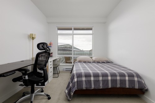 301-7788 18Th Street, Burnaby, BC 