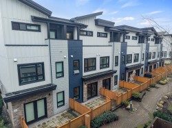 137-535 2nd Street E North Vancouver, BC V7L 1E1