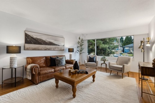 1323 29th Street E North Vancouver, BC V7J 1T2