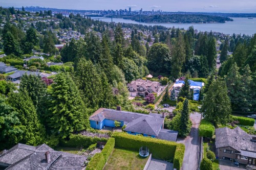 1337 Ottawa Avenue, West Vancouver, BC 