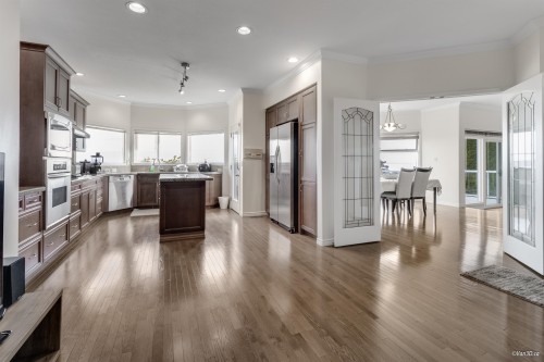 2272 Ottawa Avenue, West Vancouver, BC 