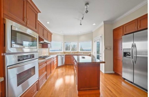 2272 Ottawa Avenue, West Vancouver, BC 