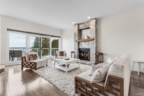 2272 Ottawa Avenue, West Vancouver, BC 
