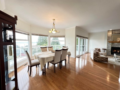 2272 Ottawa Avenue, West Vancouver, BC 