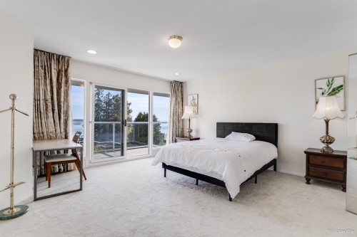 2272 Ottawa Avenue, West Vancouver, BC 