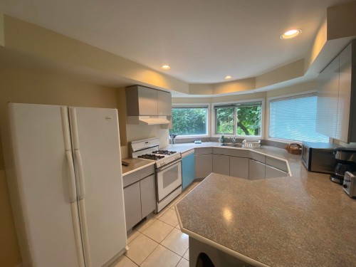 2272 Ottawa Avenue, West Vancouver, BC 