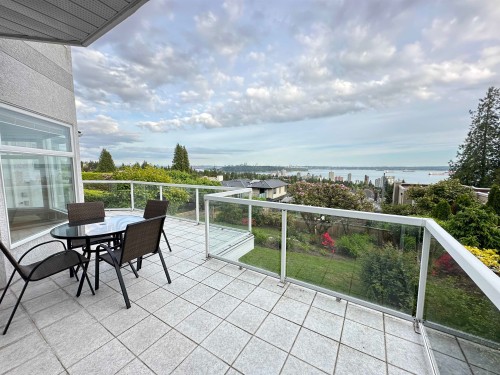 2272 Ottawa Avenue, West Vancouver, BC 