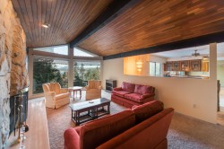 8846 Redrooffs Road  Halfmoon Bay, BC V7Z 1B2