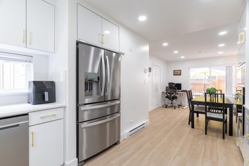 2-1233 16Th Street W, North Vancouver, BC 