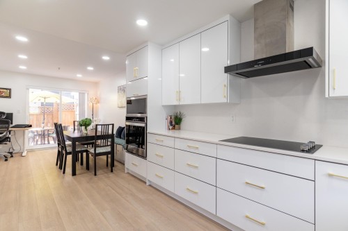 2-1233 16Th Street W, North Vancouver, BC 