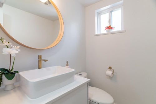 2-1233 16Th Street W, North Vancouver, BC 