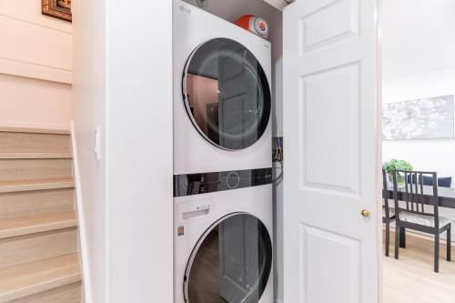 2-1233 16Th Street W, North Vancouver, BC 