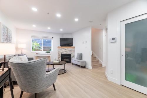 2-1233 16Th Street W, North Vancouver, BC 