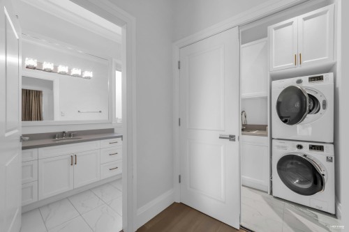 3946 30Th Avenue W, Vancouver, BC 