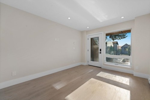 504 5Th Street E, North Vancouver, BC 