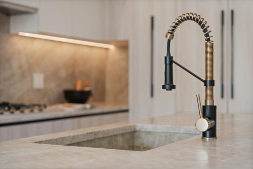 504 5Th Street E, North Vancouver, BC 